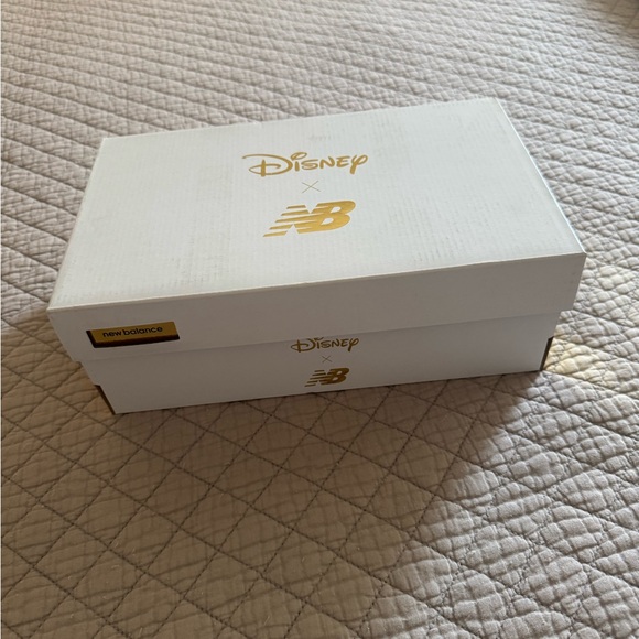 NWT New Balance Disney Minnie Mouse Shoes! - Picture 7 of 9